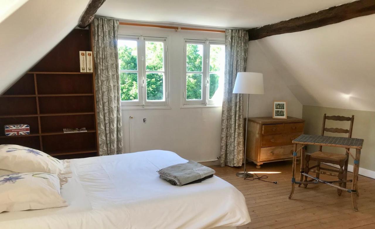 Gite De Mauxe Acquigny Exterior foto